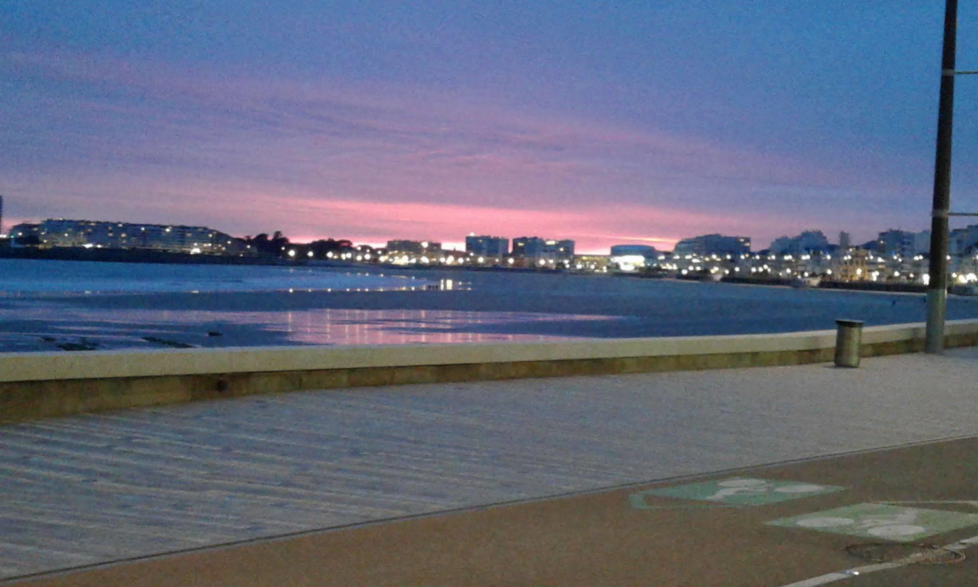 Hotel & Cantine De La Plage Les Sables-dʼOlonne Exterior foto